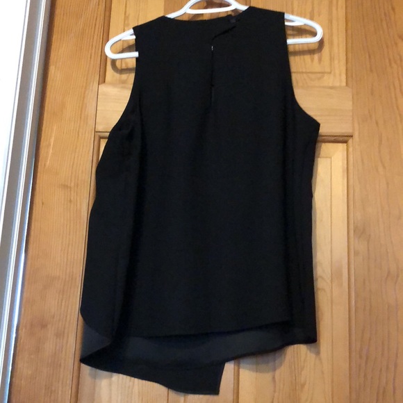 Sleeveless blouse - Picture 2 of 3